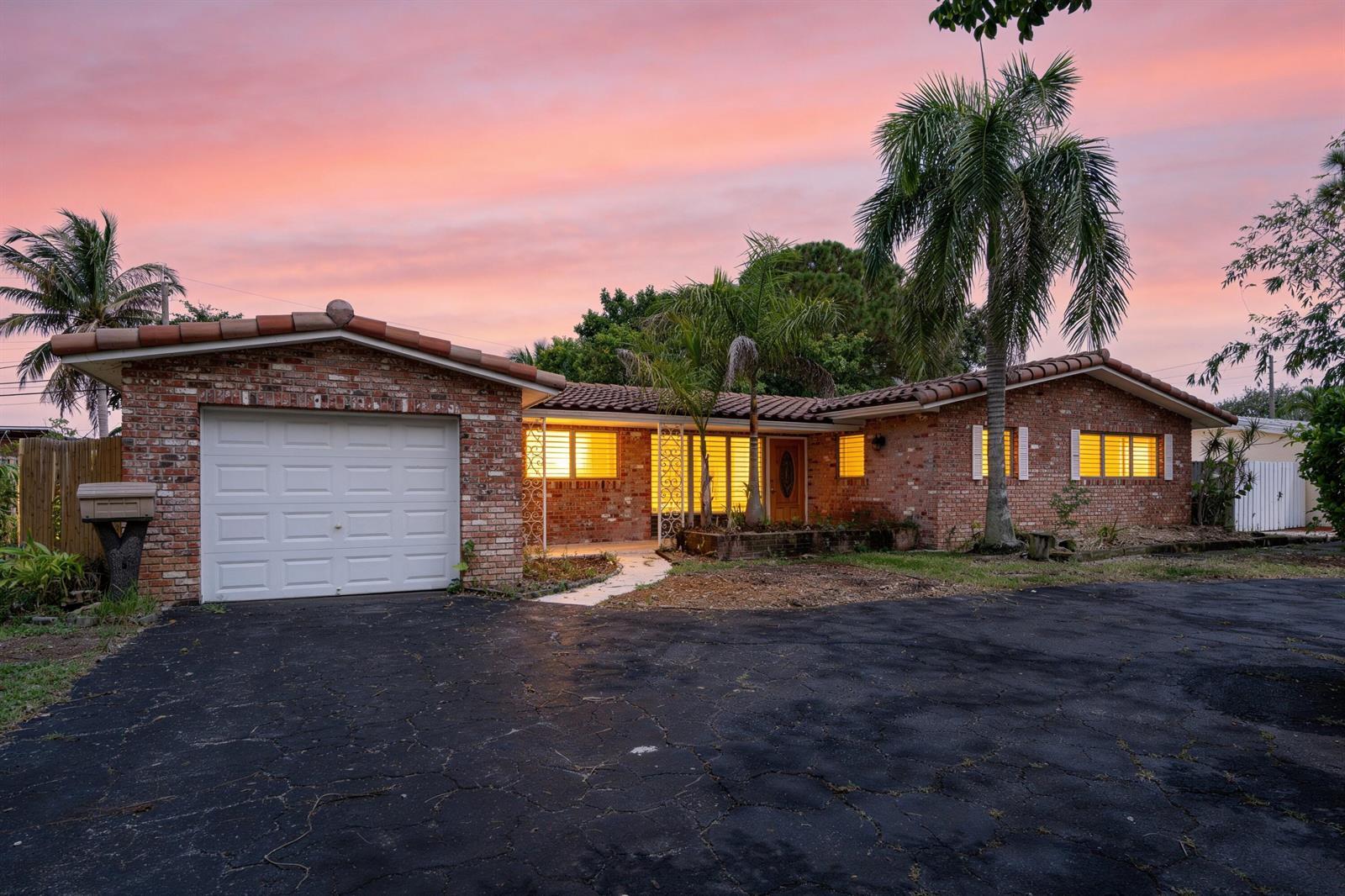 916 SE 12TH Avenue, Deerfield Beach FL 33441 photo 3