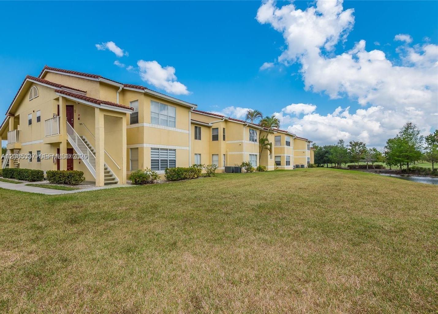 437 Vista Isles Dr, # 2223, Sunrise FL 33325