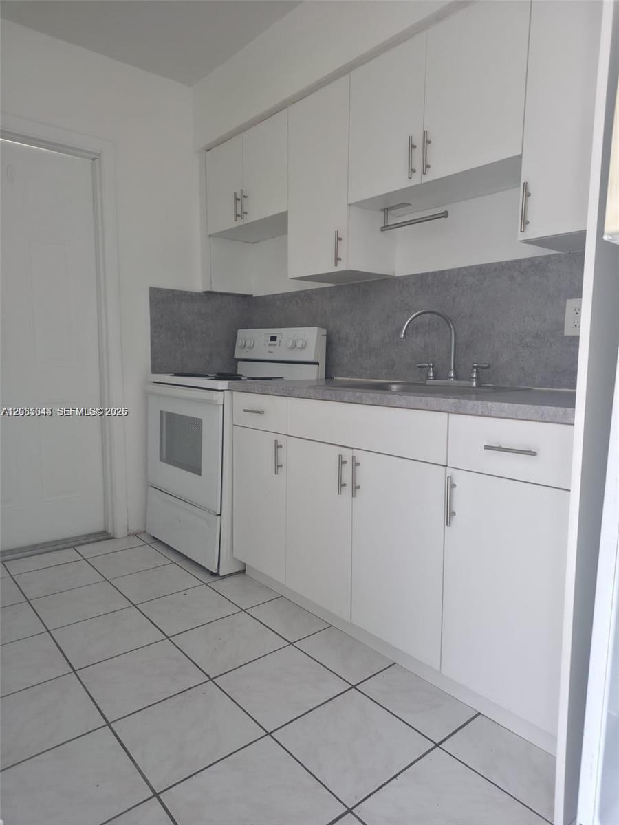 1610 Liberty St # 5, Hollywood FL 33020 photo 4