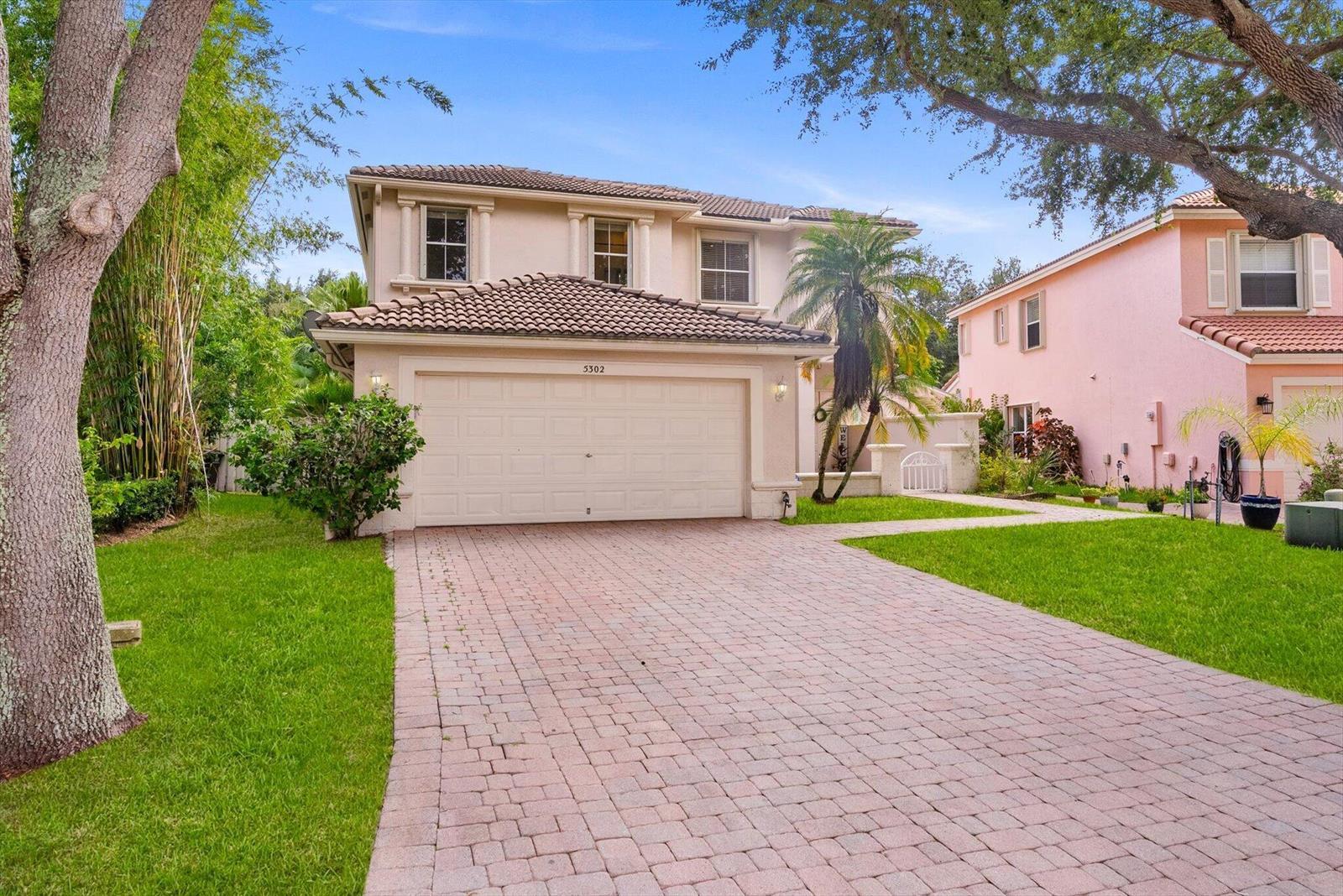 5302 VICTORIA Circle, West Palm Beach FL 33409 photo 2
