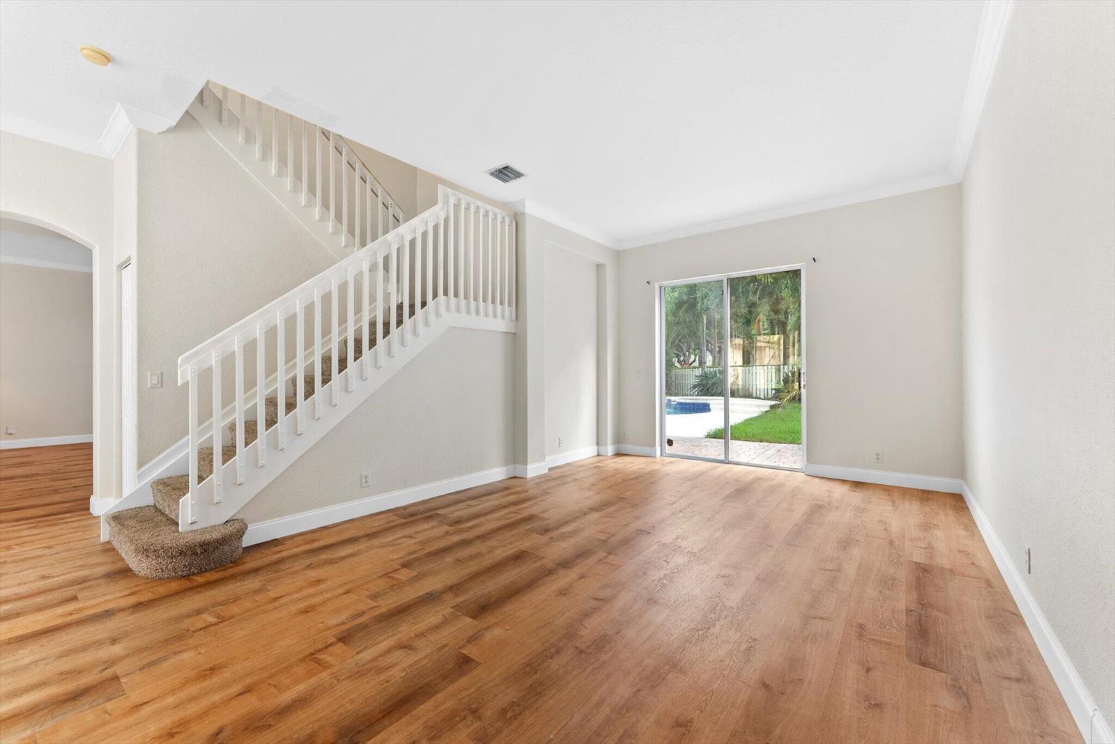 5302 VICTORIA Circle, West Palm Beach FL 33409 photo 5