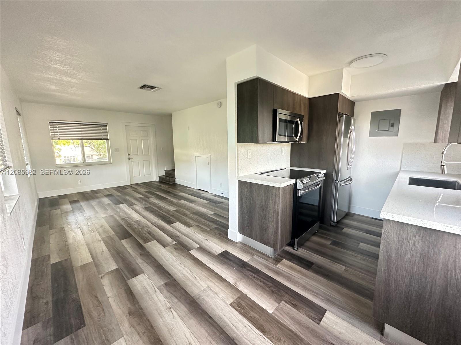 913 NE 17th St # 9, Fort Lauderdale FL 33305