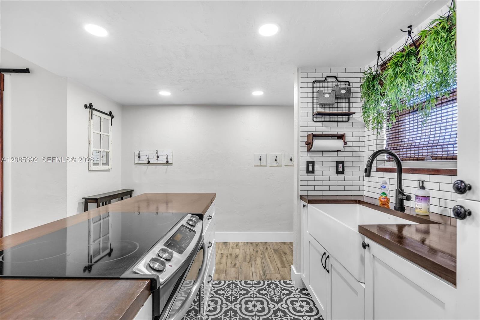 465 Swallow Dr # 10, Miami Springs FL 33166 photo 4