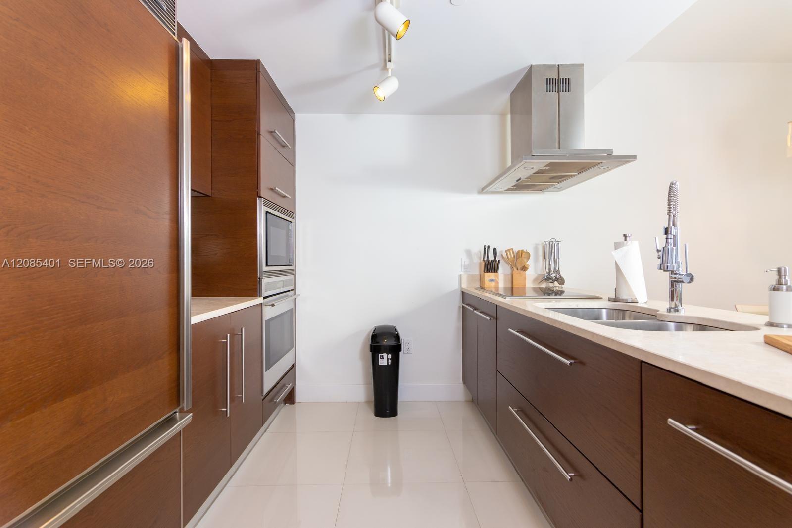 485 Brickell Ave # 2006, Miami FL 33131 photo 5