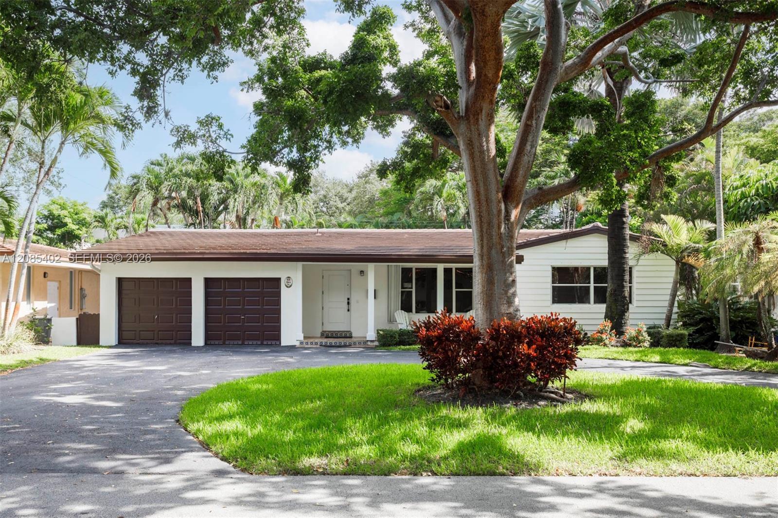 921 Alava Ave, Coral Gables FL 33146 photo 2