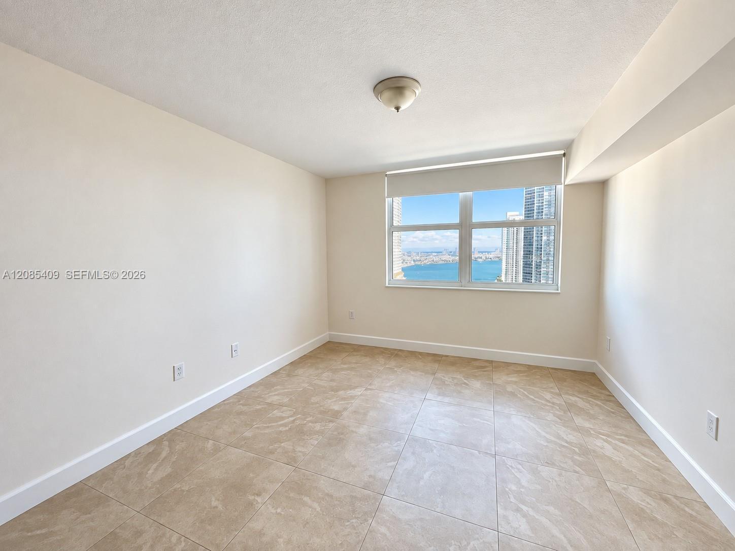 31 SE 5th St # 2808, Miami FL 33131 photo 5