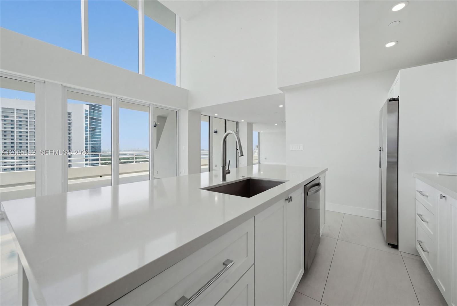 555 NE 34th St, Miami FL 33137 photo 2