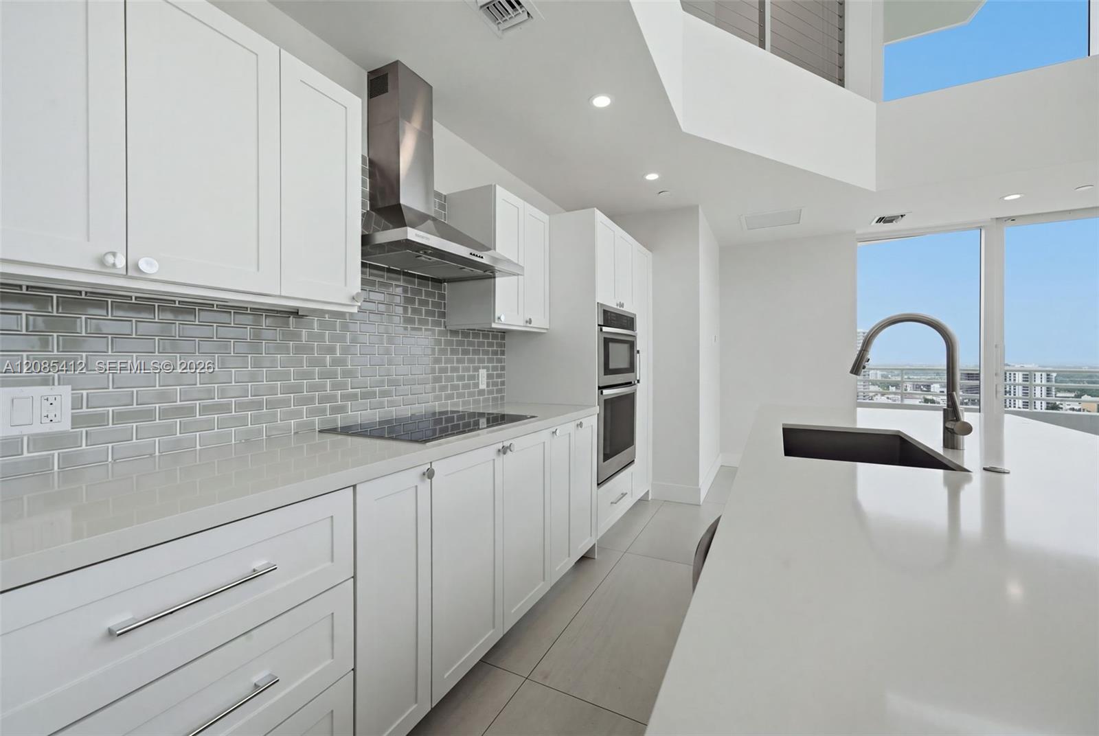 555 NE 34th St, Miami FL 33137 photo 5