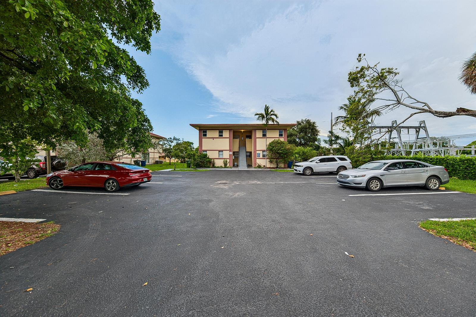 825 SW 10th Street # D, Hallandale Beach FL 33009