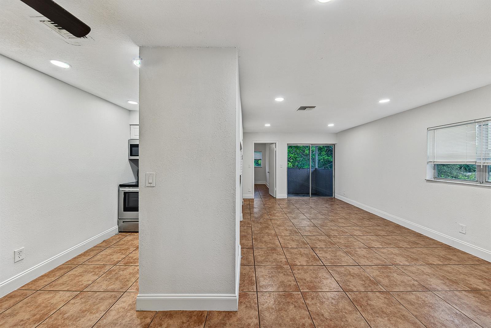 825 SW 10th Street # D, Hallandale Beach FL 33009 photo 5