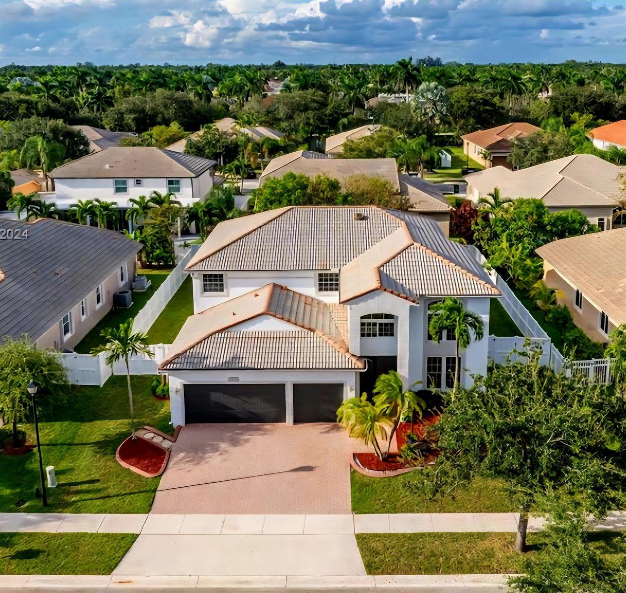 13823 NW 15th Street NW, Pembroke Pines FL 33028