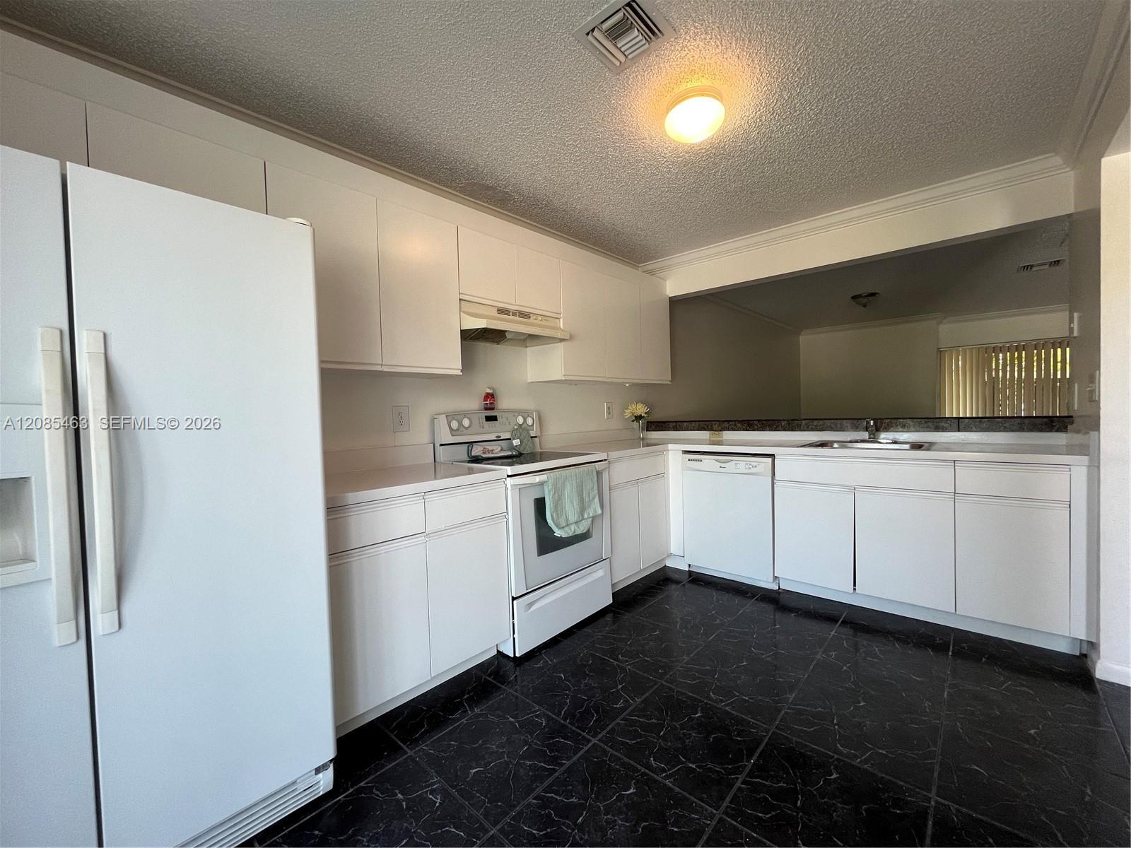 781 Crystal Lake Dr # 781, Deerfield Beach FL 33064 photo 4