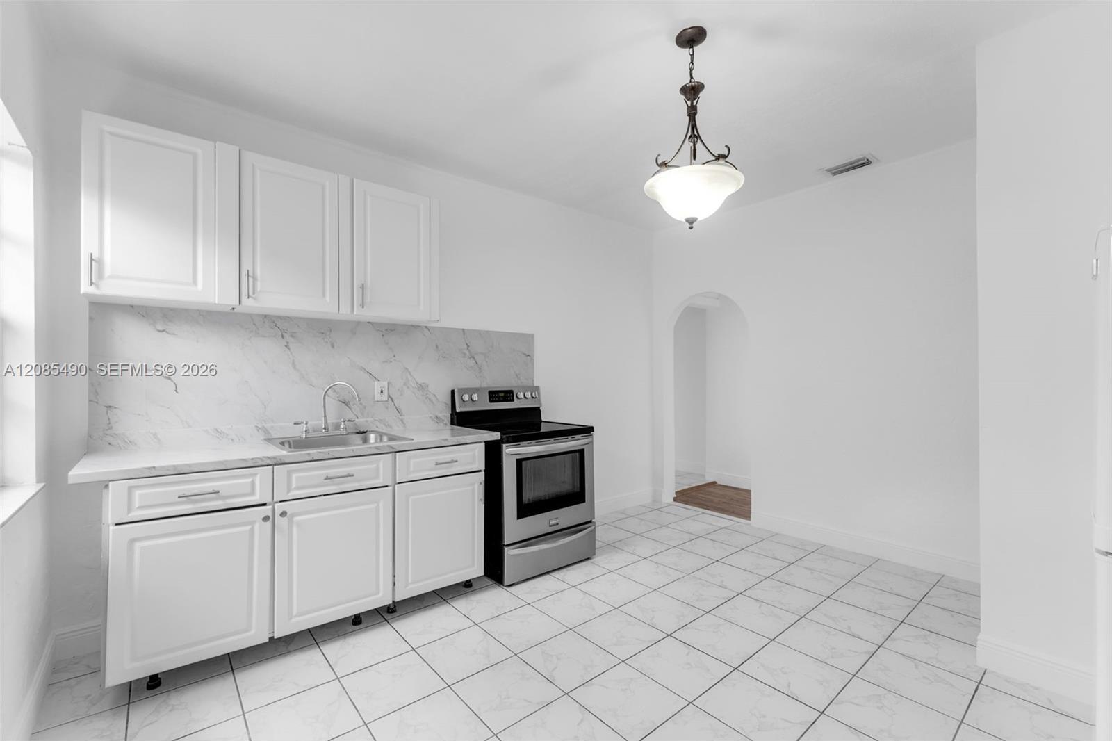 5629 SW 7th St, Miami FL 33134 photo 5