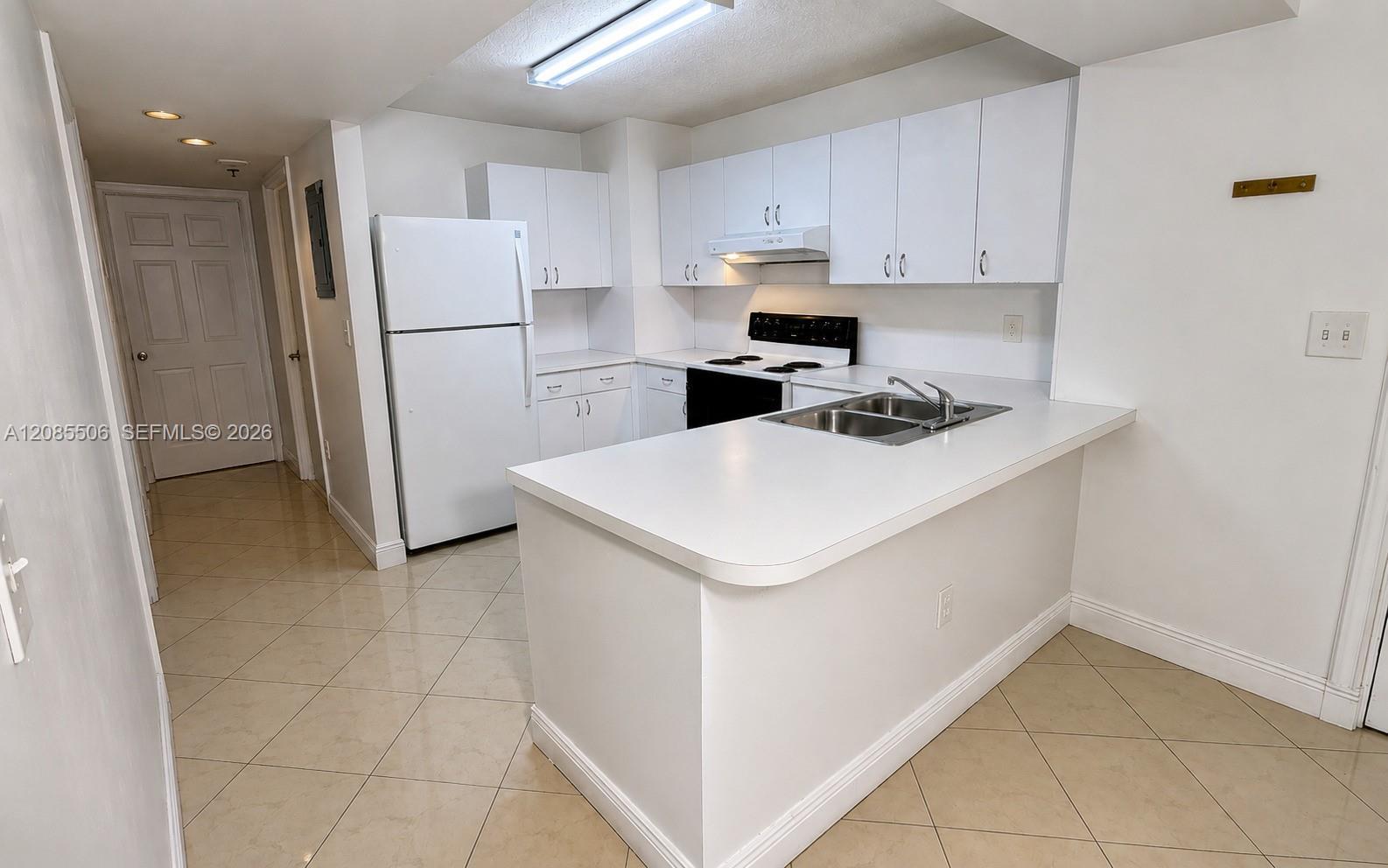 104 SW 9th St # 1403, Miami FL 33130 photo 3