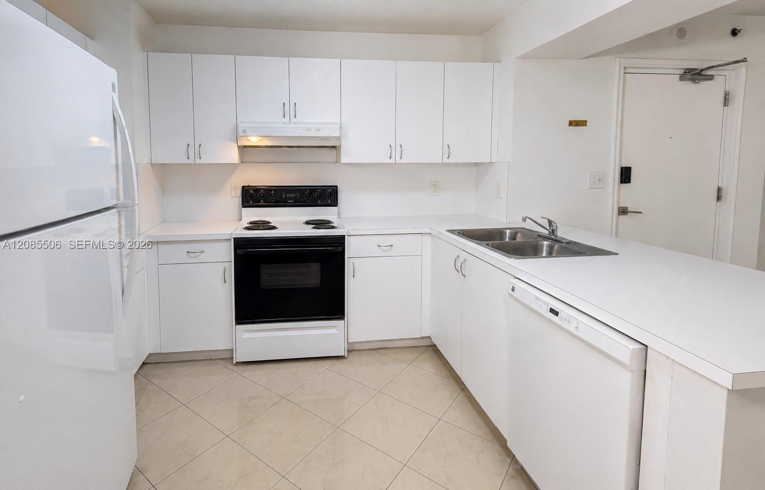 104 SW 9th St # 1403, Miami FL 33130 photo 4