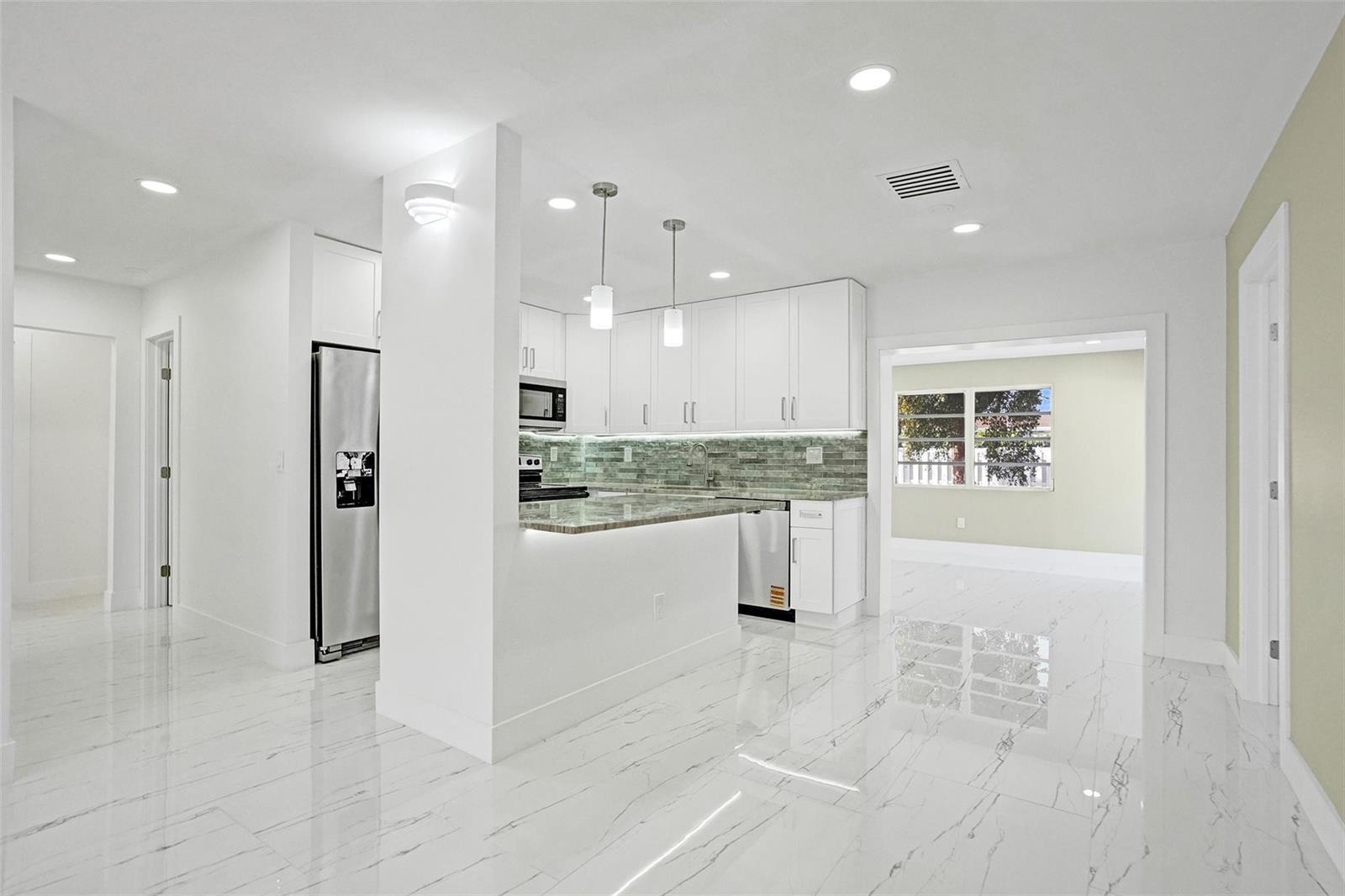 1437 SW 1ST Avenue, Deerfield Beach FL 33441 photo 4