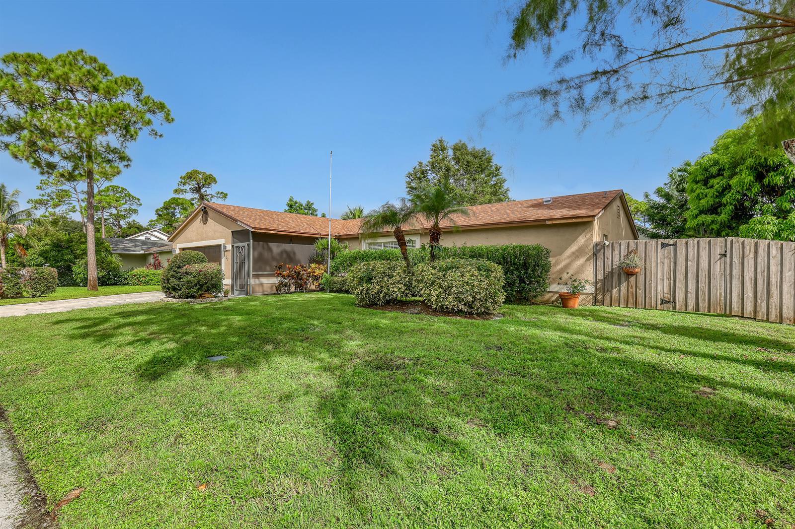 102 SAND PINE Way, Royal Palm Beach FL 33411 photo 4