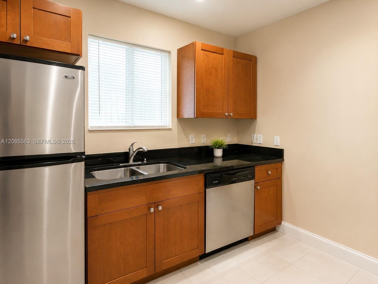851 80th St # 4, Miami Beach FL 33141
