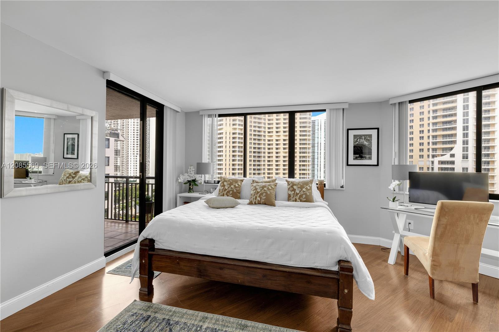 540 Brickell Key Dr # 1514, Miami FL 33131 photo 3