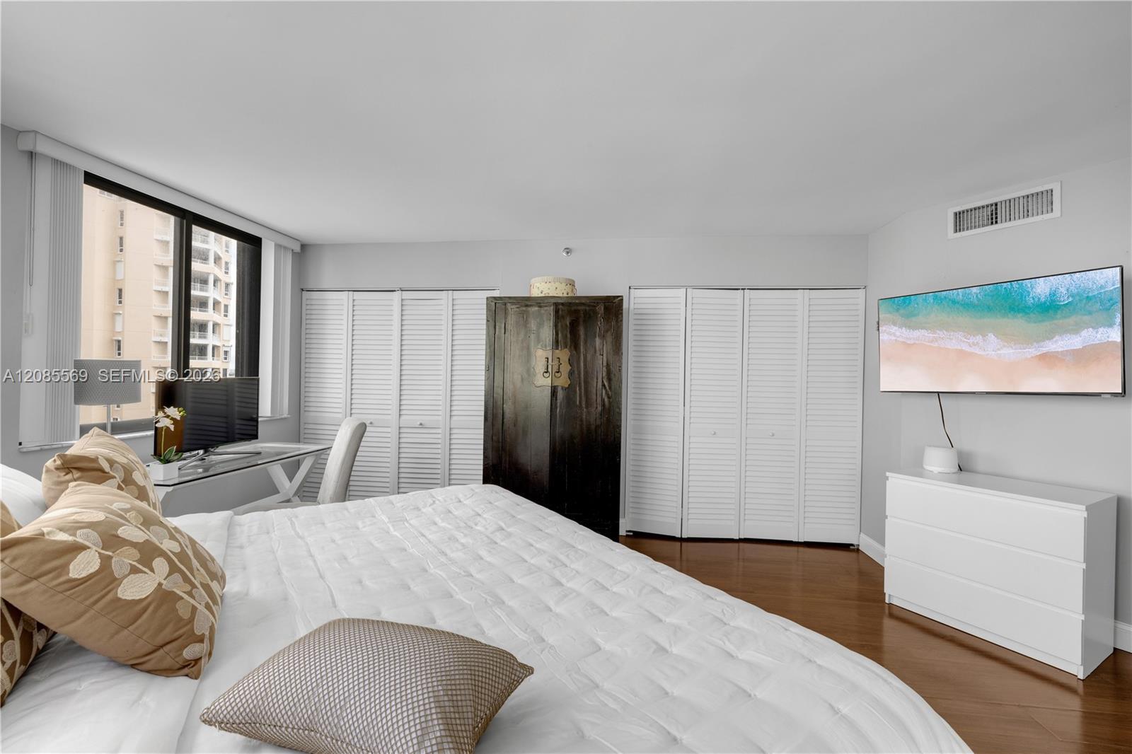 540 Brickell Key Dr # 1514, Miami FL 33131 photo 5