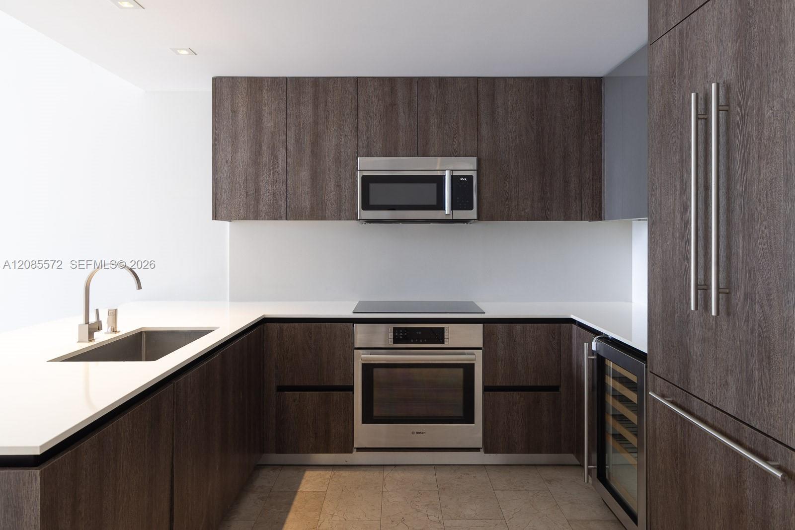 68 SE 6th St # 2404, Miami FL 33131 photo 2