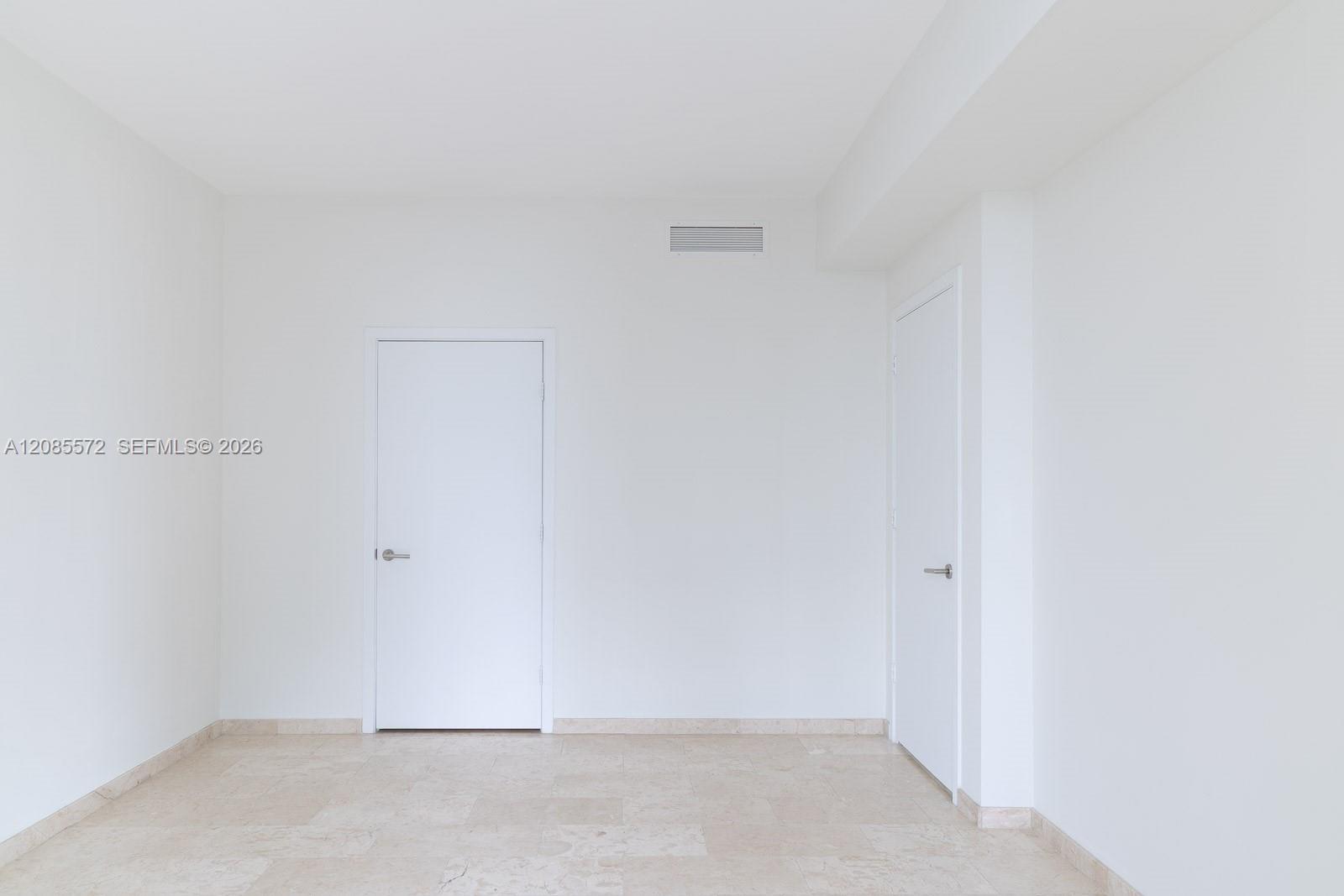 68 SE 6th St # 2404, Miami FL 33131 photo 4