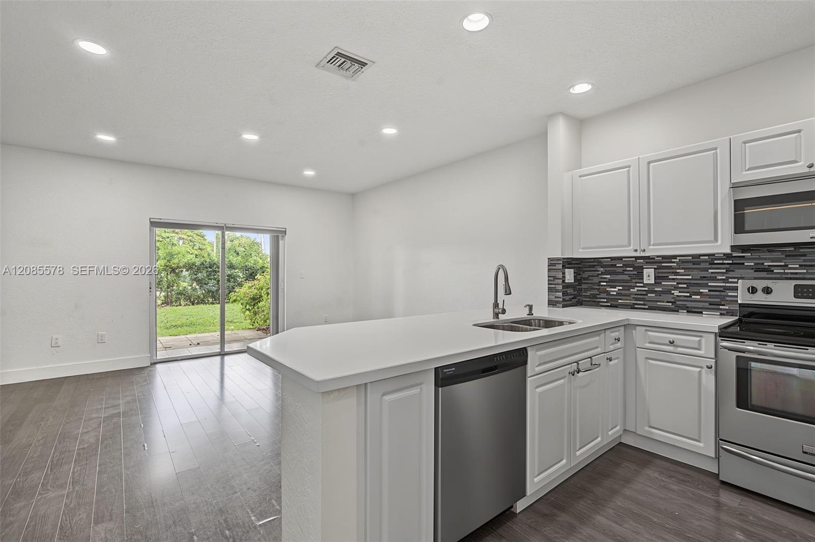 5779 NW 116th Ave # 104, Doral FL 33178 photo 2