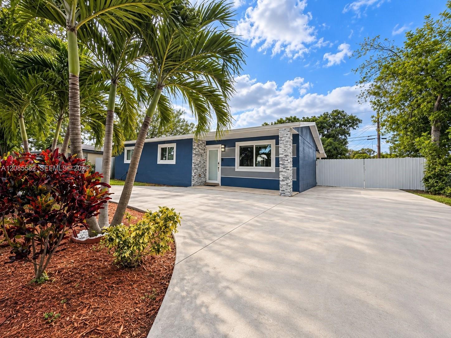 240 N 68th Ave, Hollywood FL 33024 photo 2