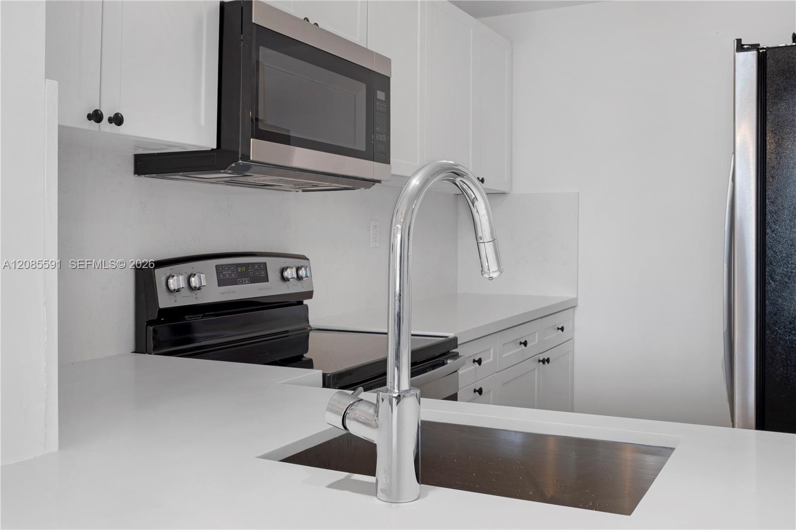 1020 Meridian Ave # 302, Miami Beach FL 33139 photo 4