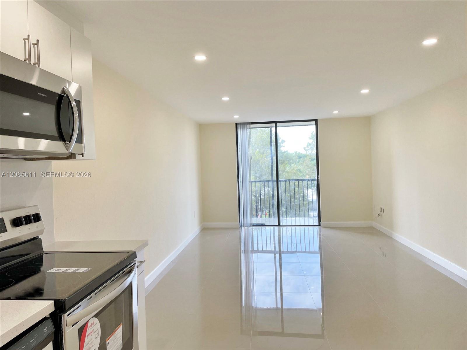16851 NE 23rd Ave # A411, North Miami Beach FL 33160 photo 5