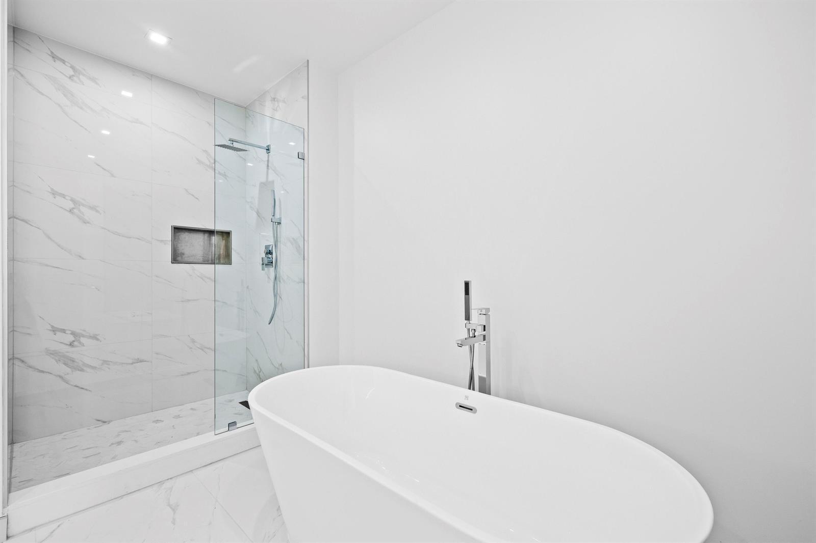 220 Lake Shore Drive # 1608, Lake Park FL 33403 photo 5