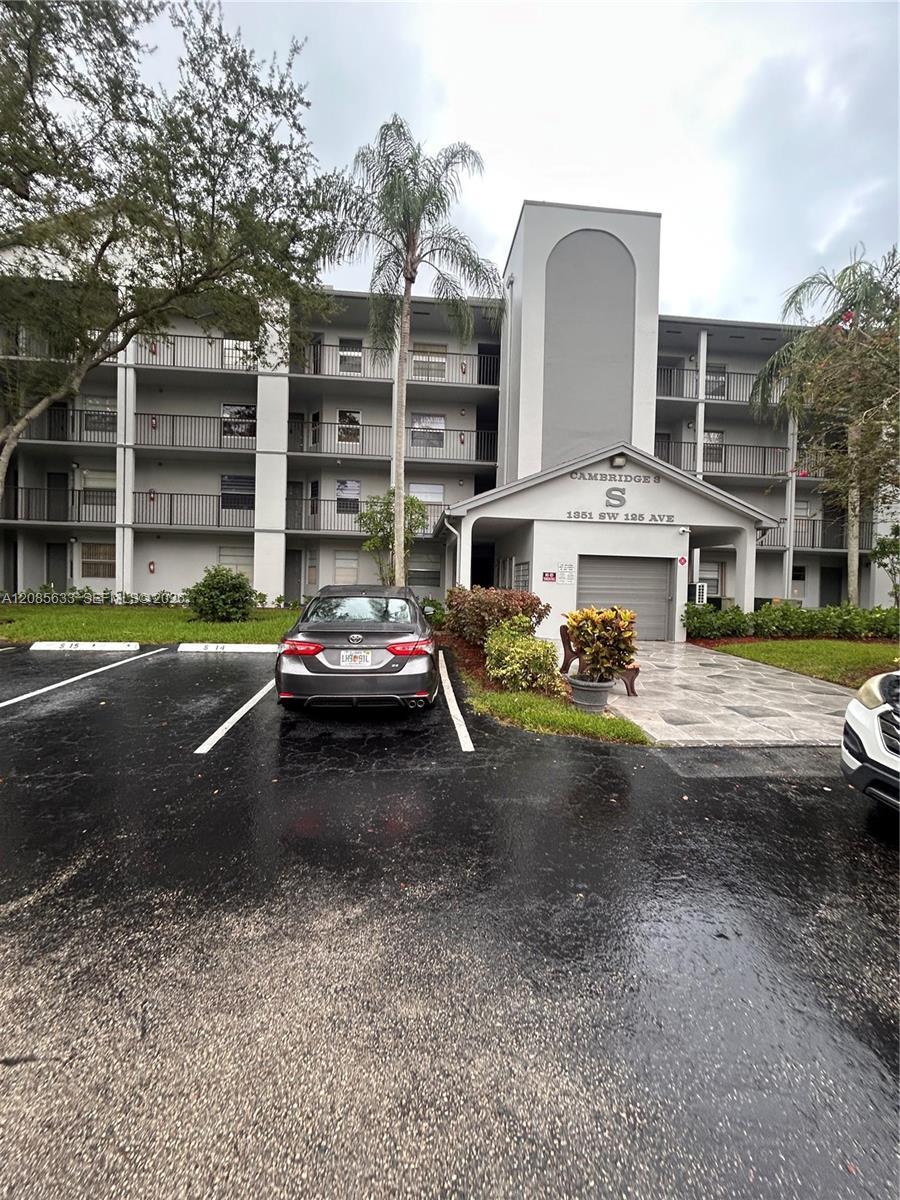 Pembroke Pines, FL 33027 photo 2
