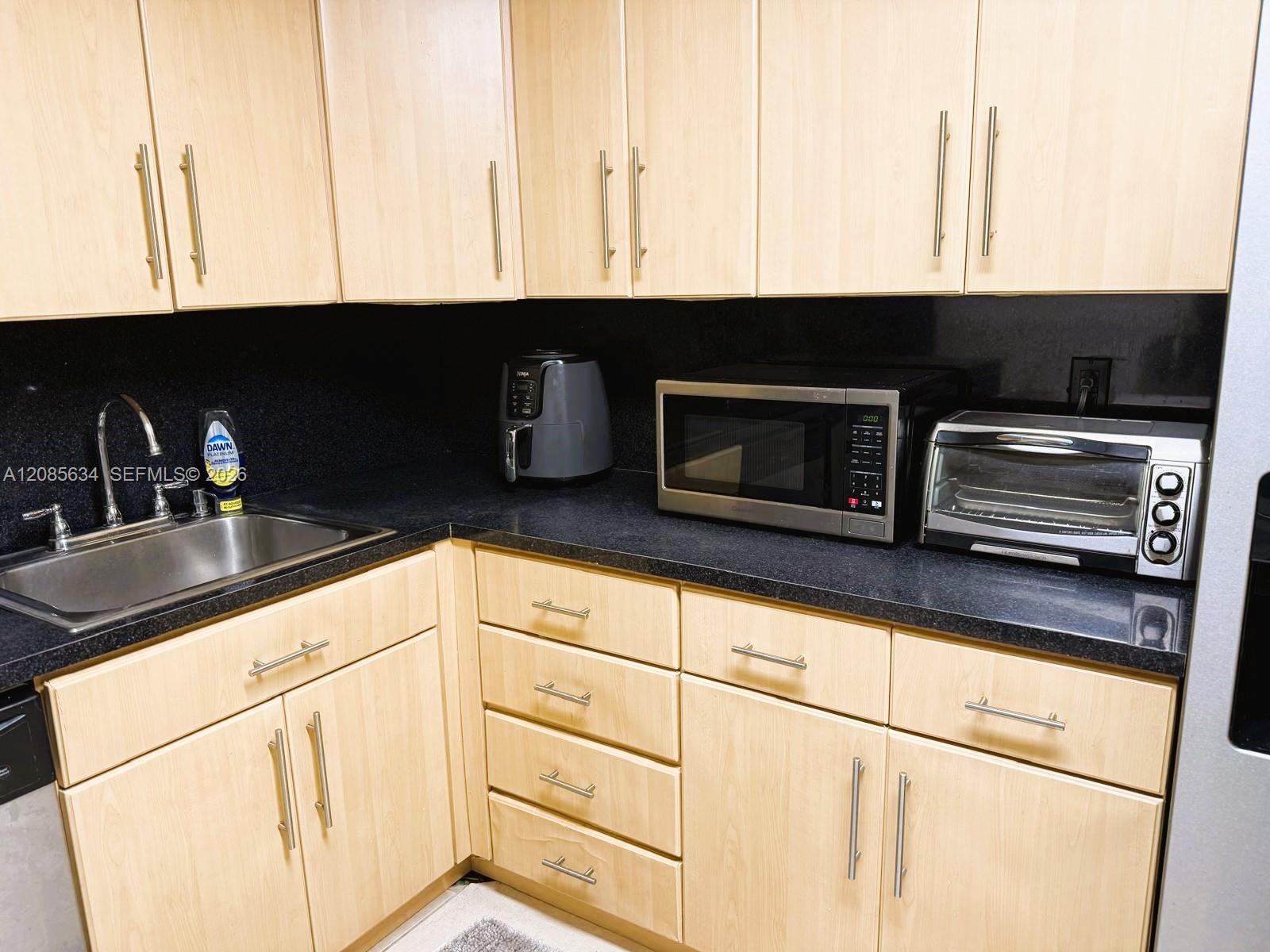 2450 NE 135th St # 502, North Miami FL 33181 photo 3