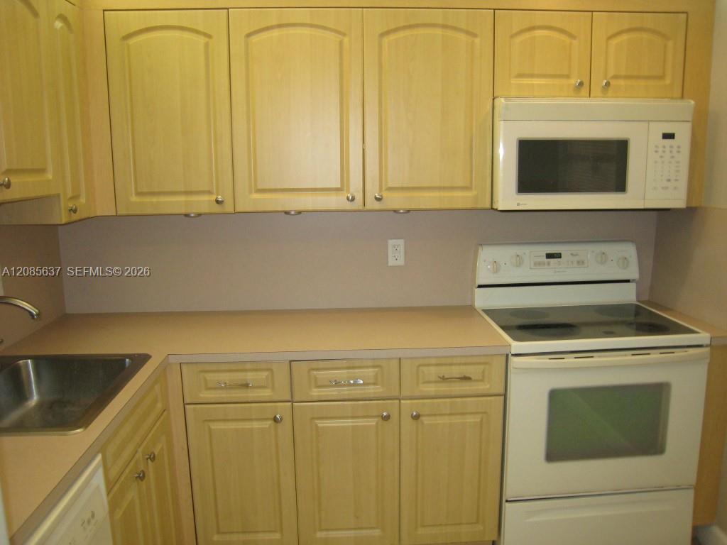 7703 Camino Real # 213, Miami FL 33143 photo 3