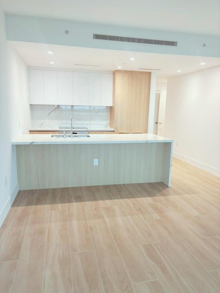 2411 Laguna Circle # 1104, North Miami FL 33181 photo 5