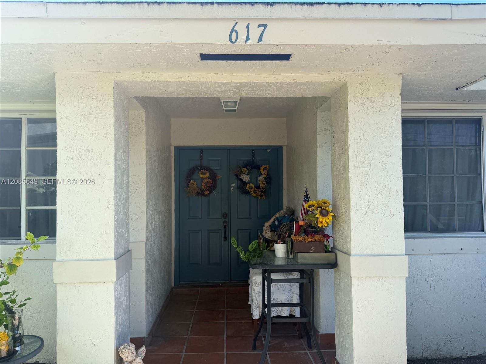 617 SW 1st St, Hallandale Beach FL 33009 photo 2