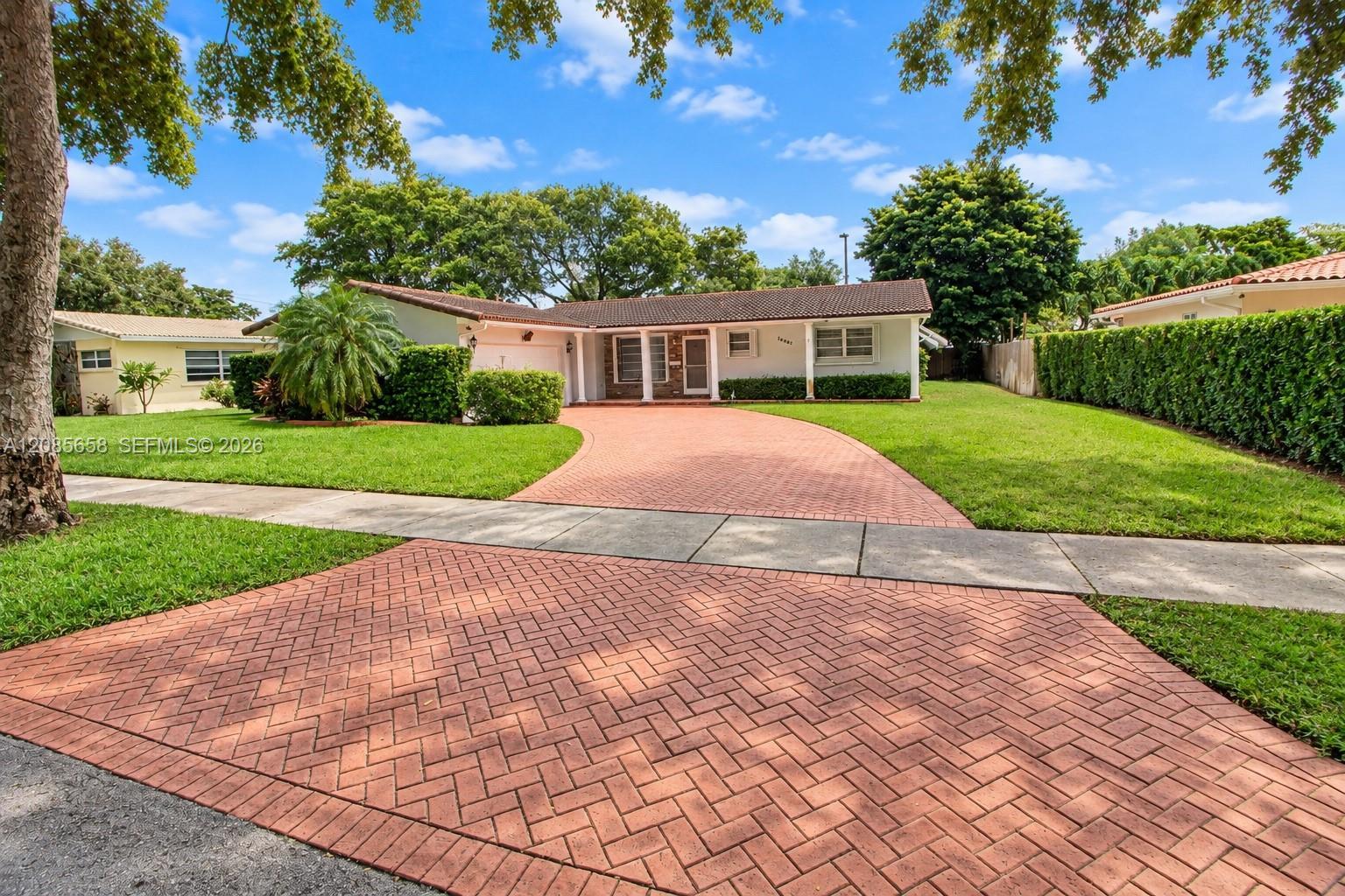 14961 Egan Ln, Miami Lakes FL 33014 photo 3