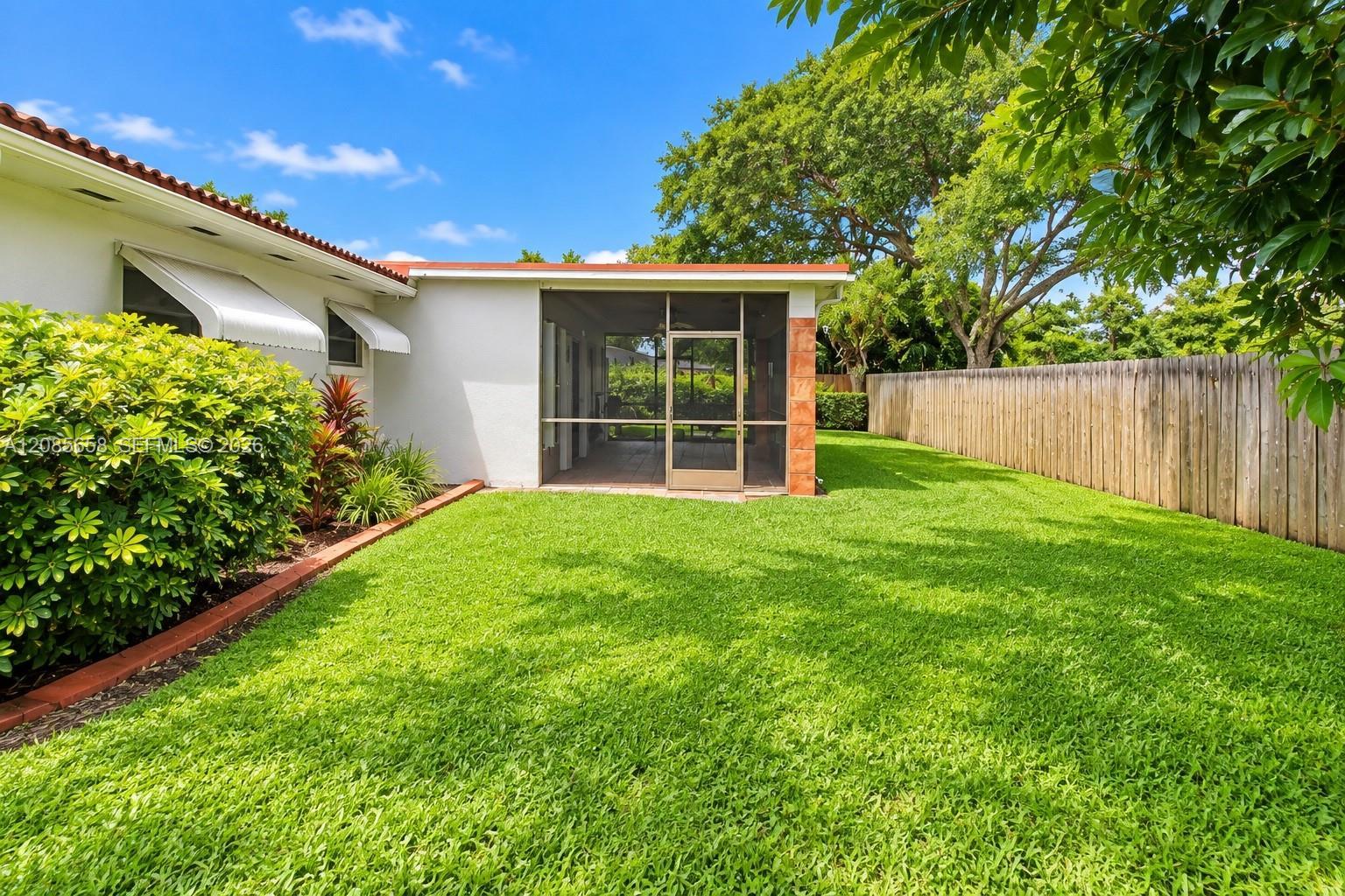 14961 Egan Ln, Miami Lakes FL 33014 photo 5