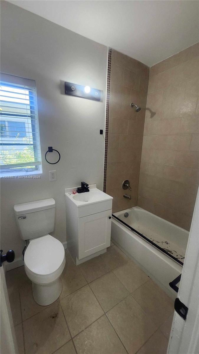 847 81st St # 6, Miami Beach FL 33141 photo 4