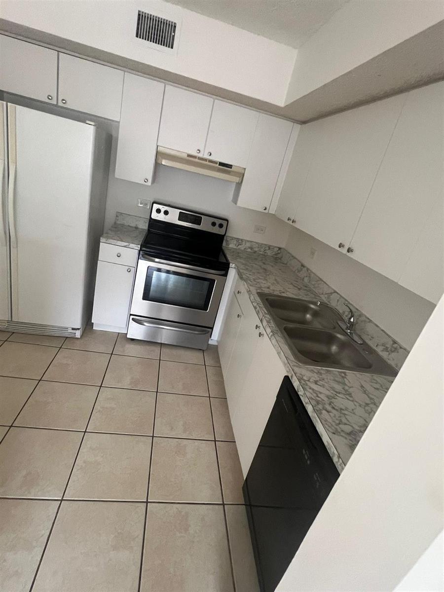 3660 N 56TH Avenue # 611, Hollywood FL 33021 photo 3