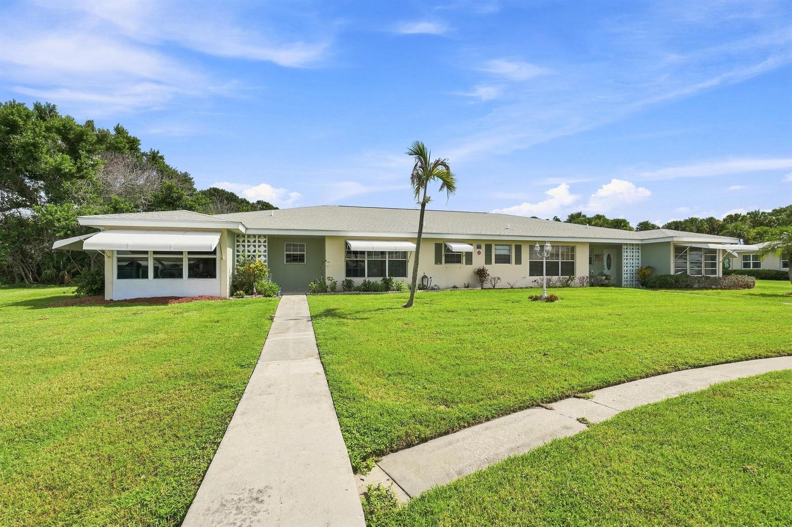 912 Savannas Point Drive Apt b, Fort Pierce FL 34982 photo 2