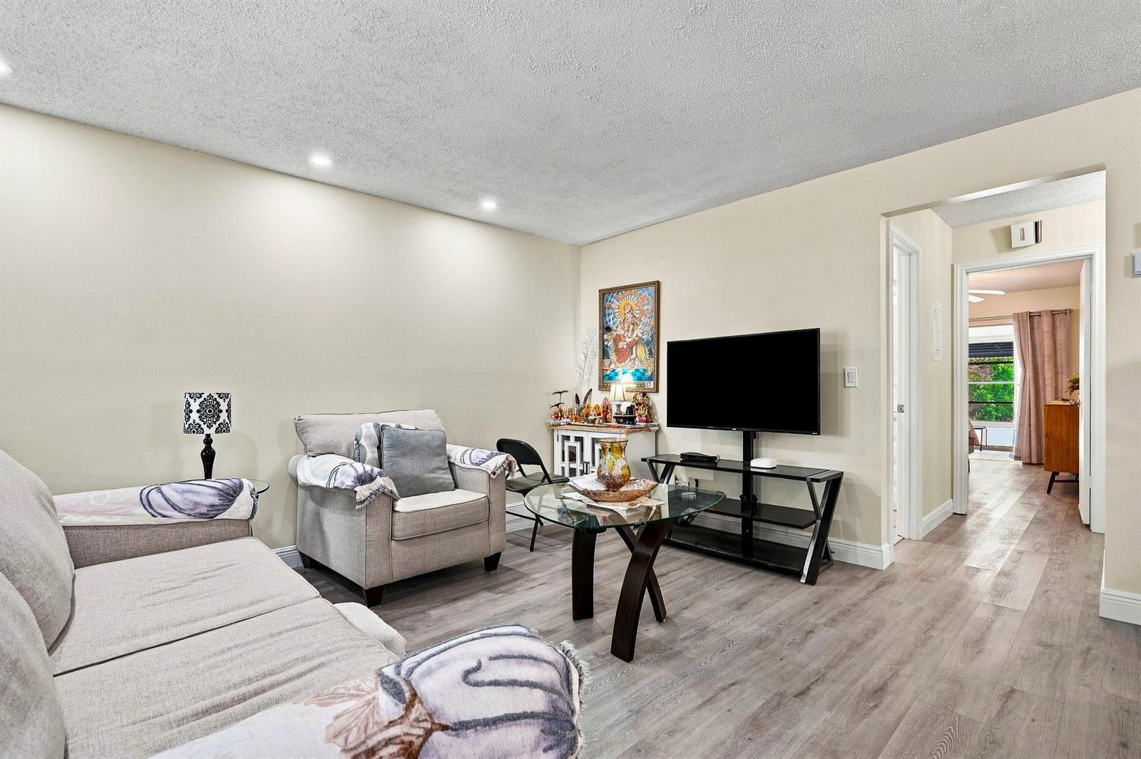 912 Savannas Point Drive Apt b, Fort Pierce FL 34982 photo 4