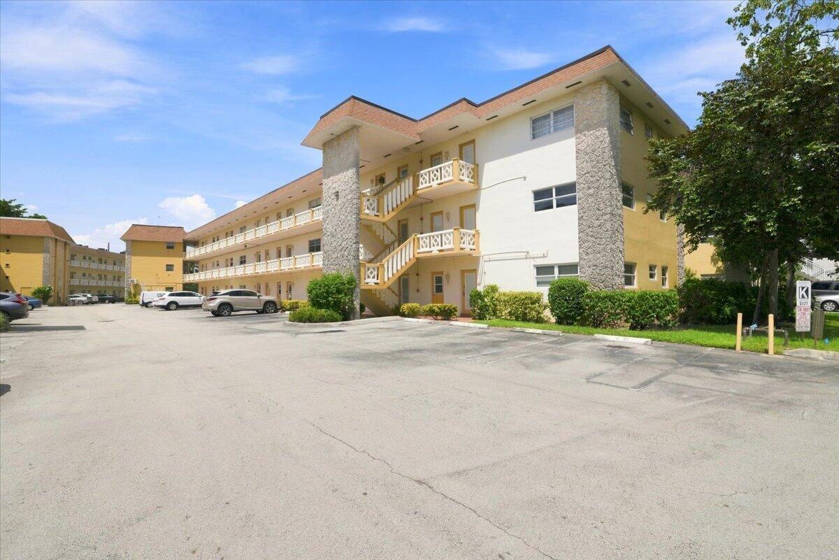 5121 W OAKLAND PARK # 109, Lauderdale Lakes FL 33313 photo 2