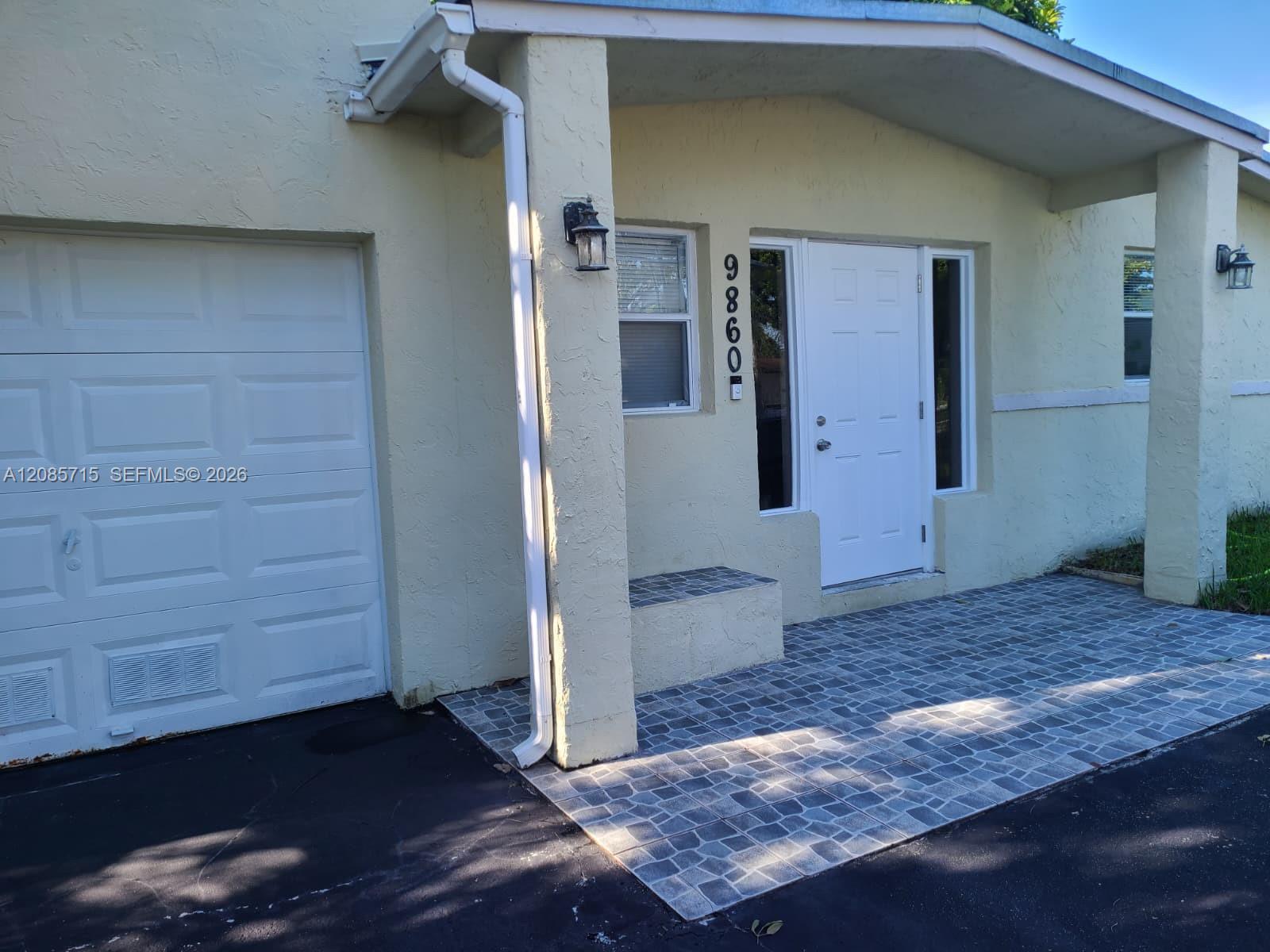9860 SW 83rd St # 1, Miami FL 33173