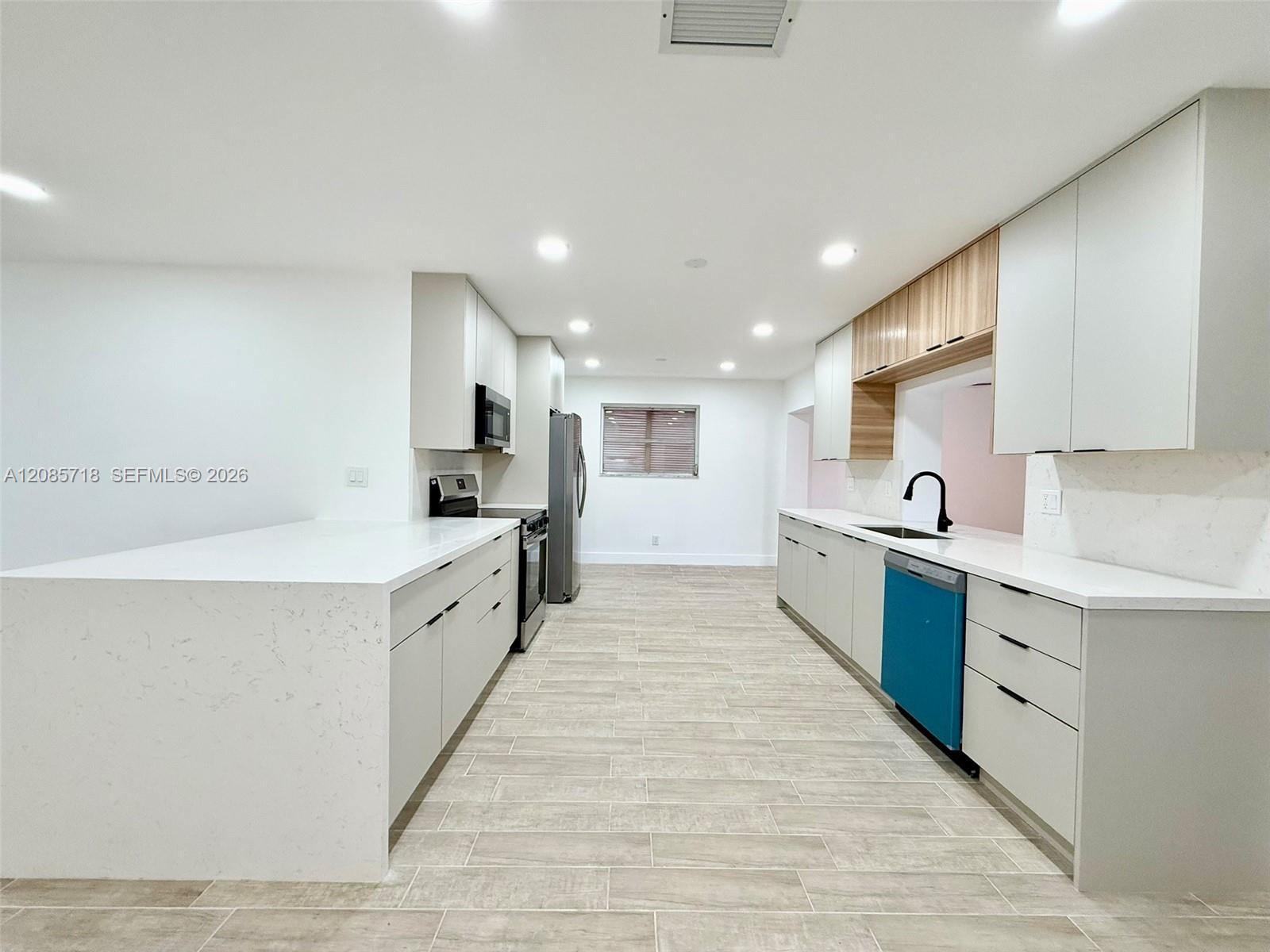 2201 N 54th Ave, Hollywood FL 33021 photo 5