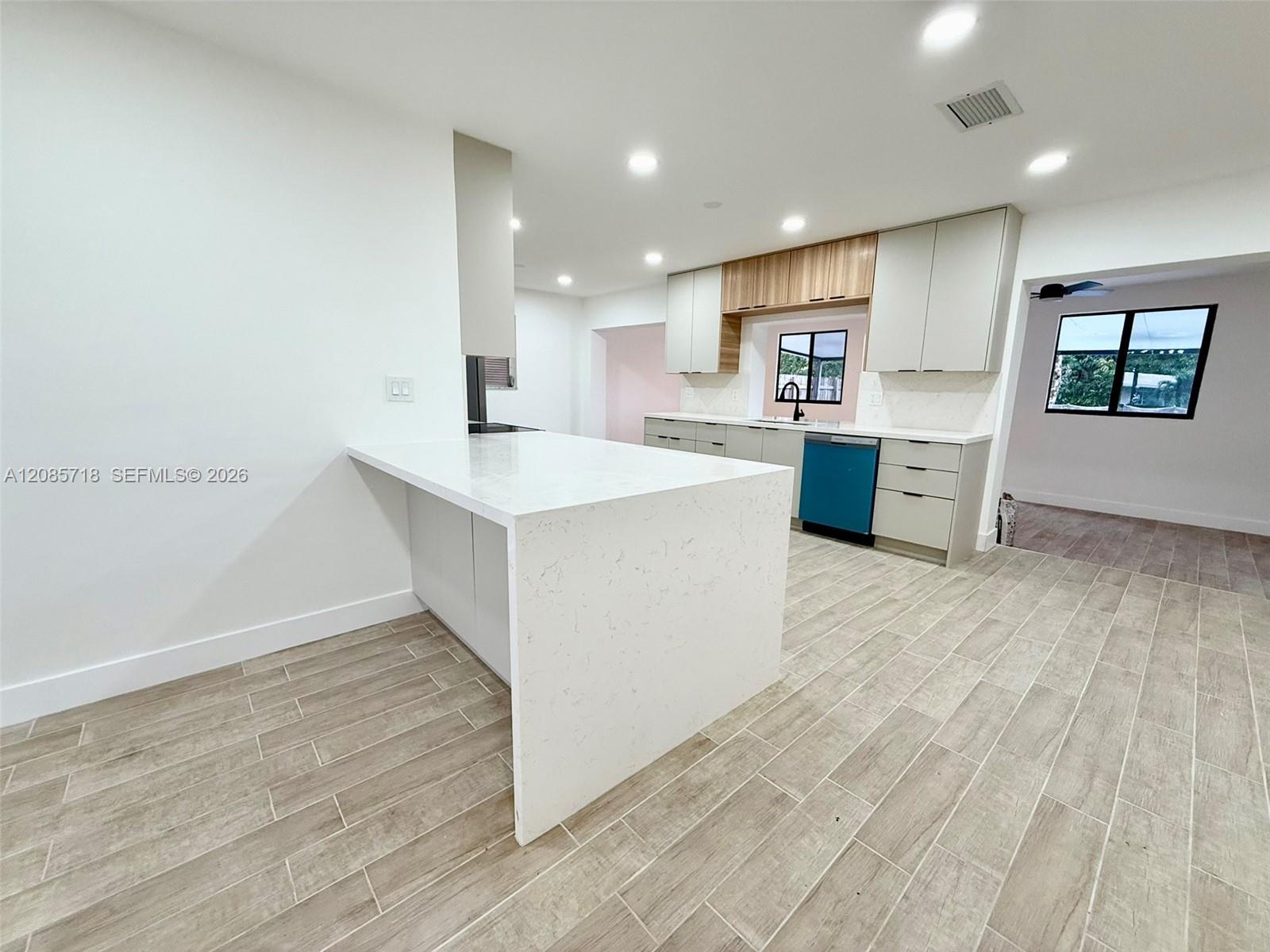 2201 N 54th Ave, Hollywood FL 33021 photo 4