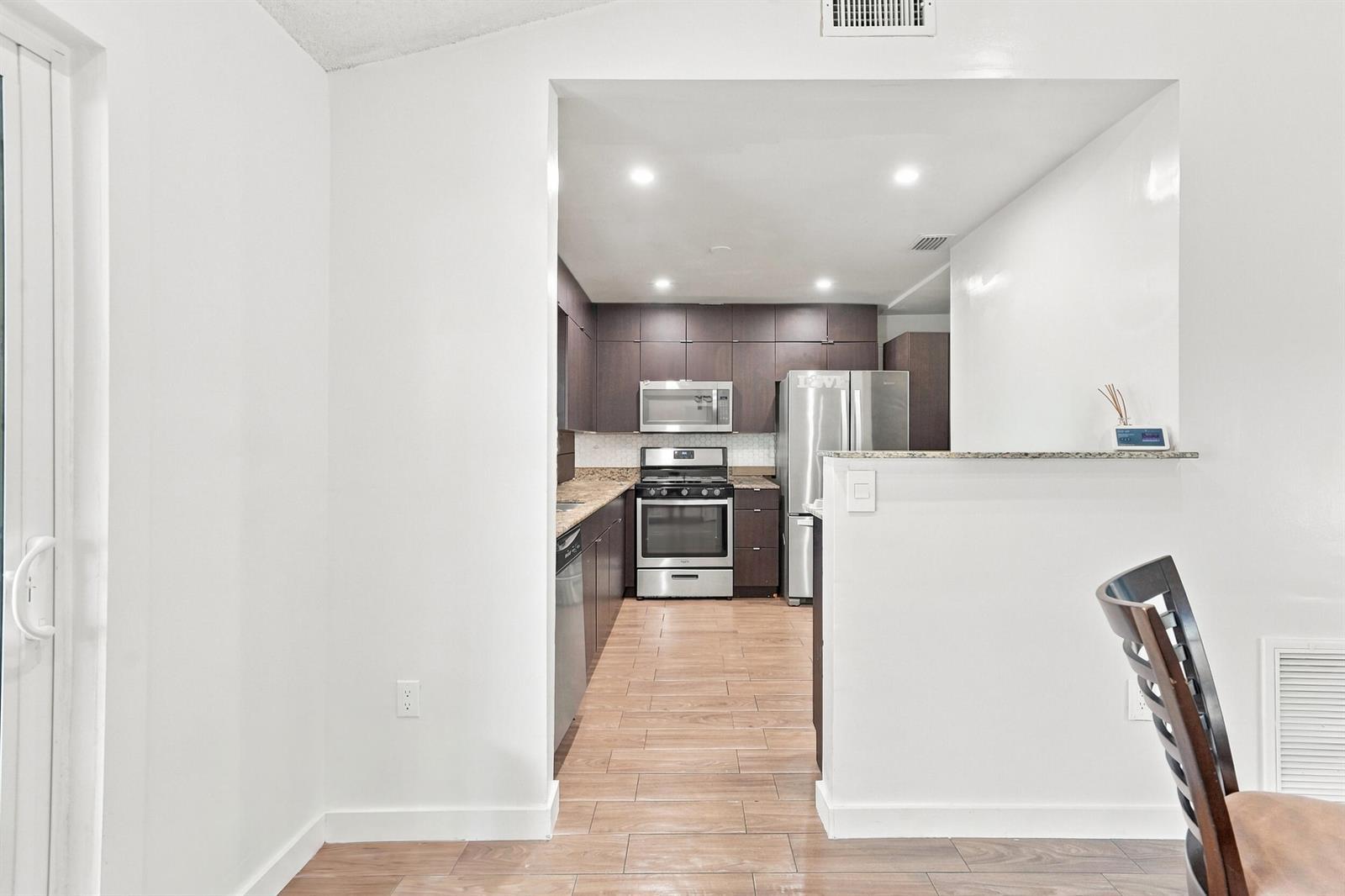 11351 NW 37TH Place, Sunrise FL 33323 photo 5