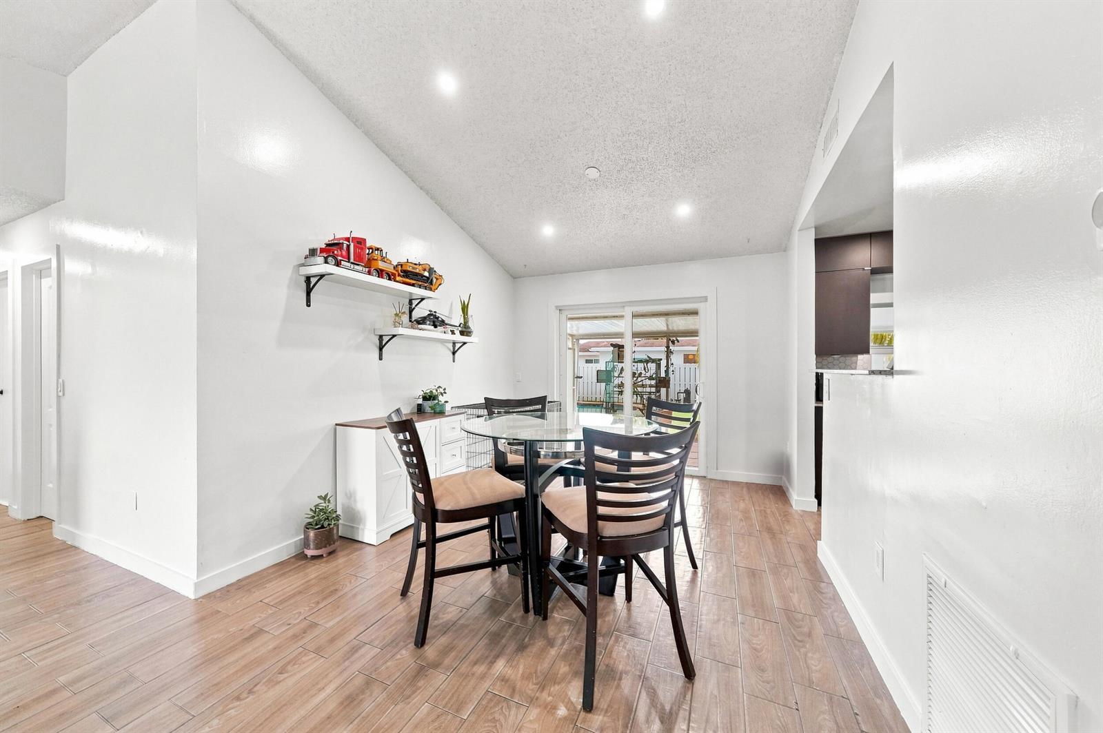 11351 NW 37TH Place, Sunrise FL 33323 photo 4