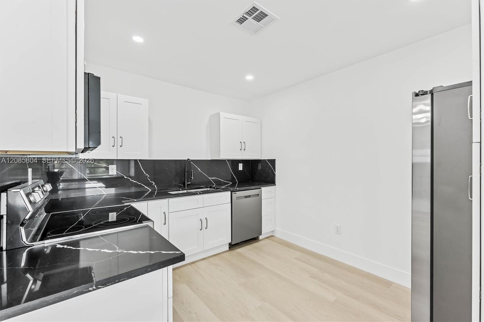 2610 NW 83rd Ave, Sunrise FL 33322 photo 2