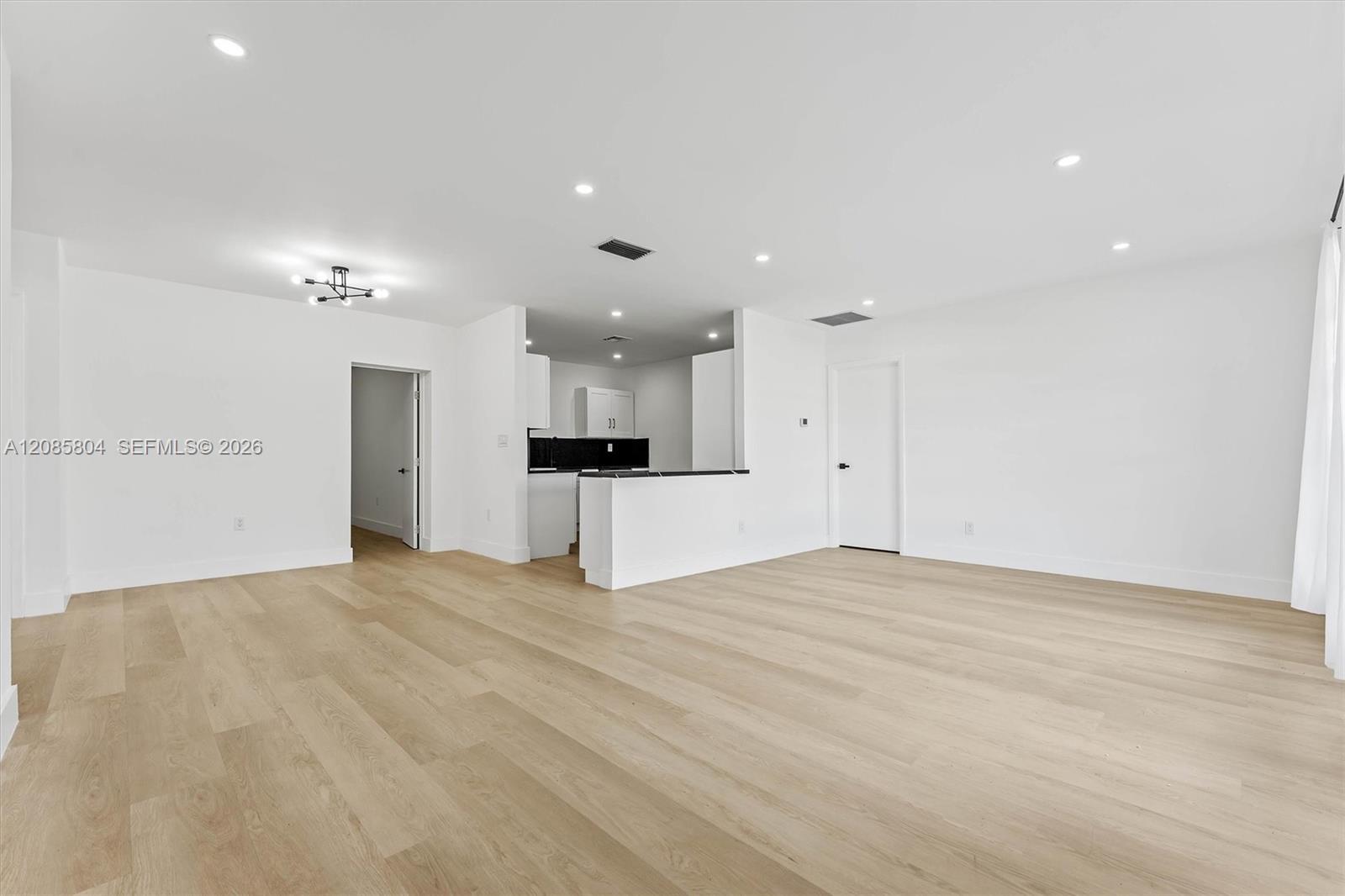 2610 NW 83rd Ave, Sunrise FL 33322
